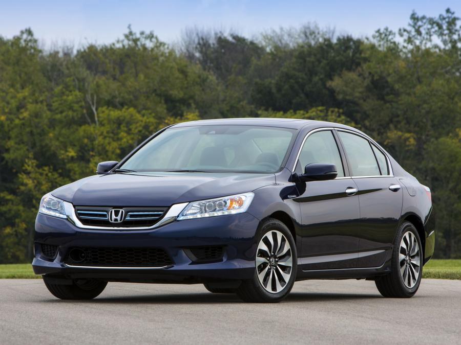  Honda Accord Hybrid Touring 2013 года  (US) (фото 20 из 30)